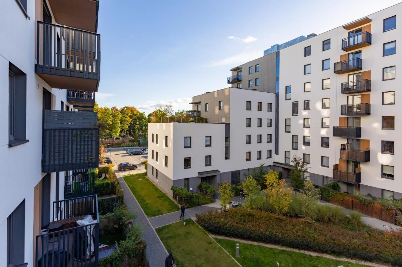 Warsaw Ulrychow Apartment With Parking By Renters Eksteriør billede
