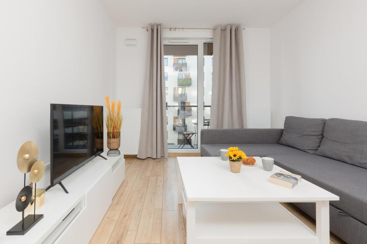 Warsaw Ulrychow Apartment With Parking By Renters Eksteriør billede