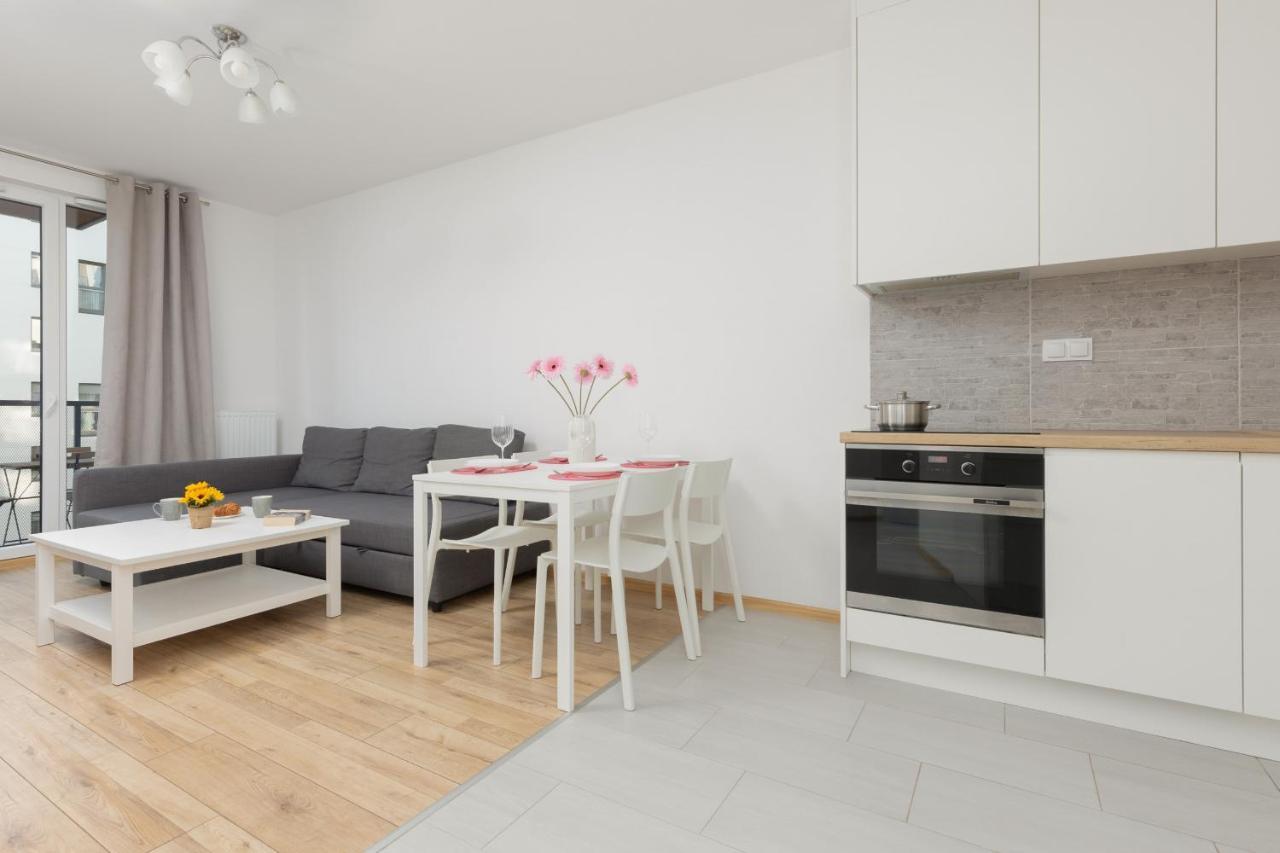 Warsaw Ulrychow Apartment With Parking By Renters Eksteriør billede