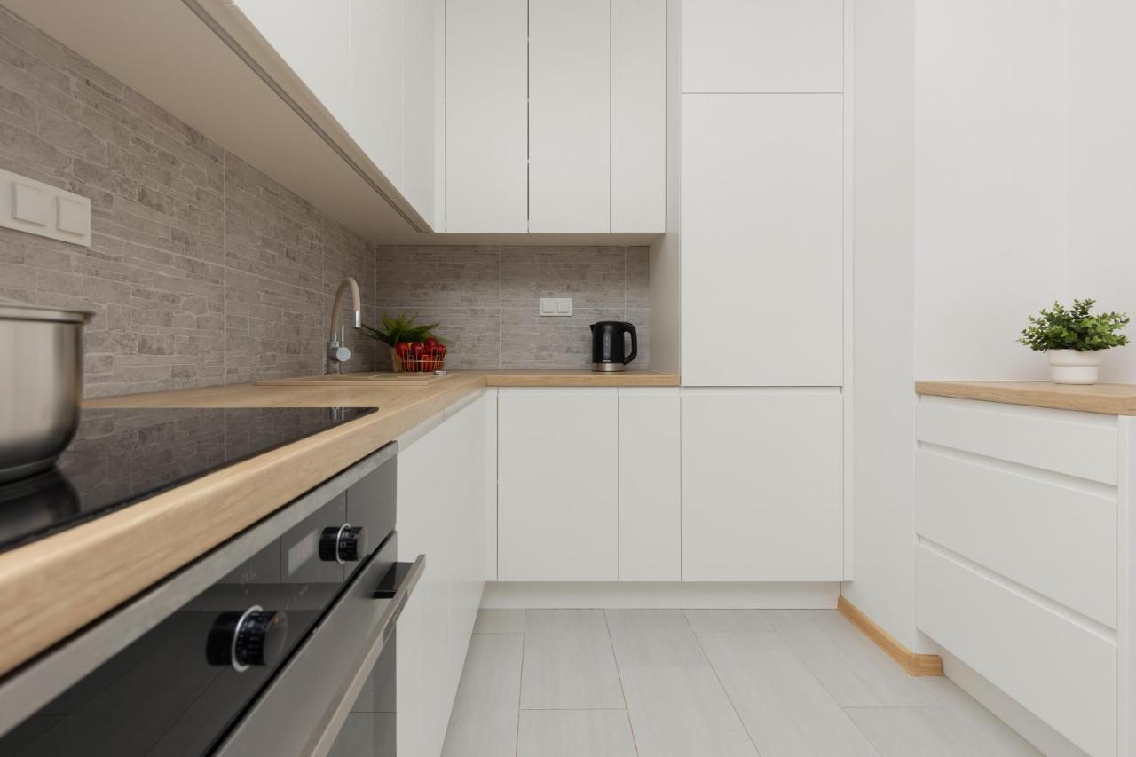 Warsaw Ulrychow Apartment With Parking By Renters Eksteriør billede