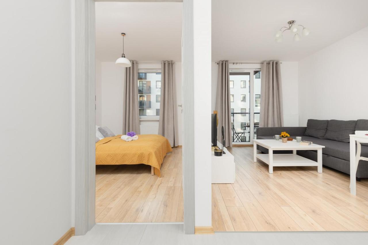 Warsaw Ulrychow Apartment With Parking By Renters Eksteriør billede